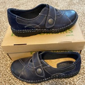 Earth Origins Evelyn Navy Blue Leather Loafer Flats with Velcro Strap NIB